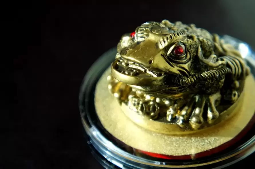 iyi şanslar muska - üç bacaklı kurbağa